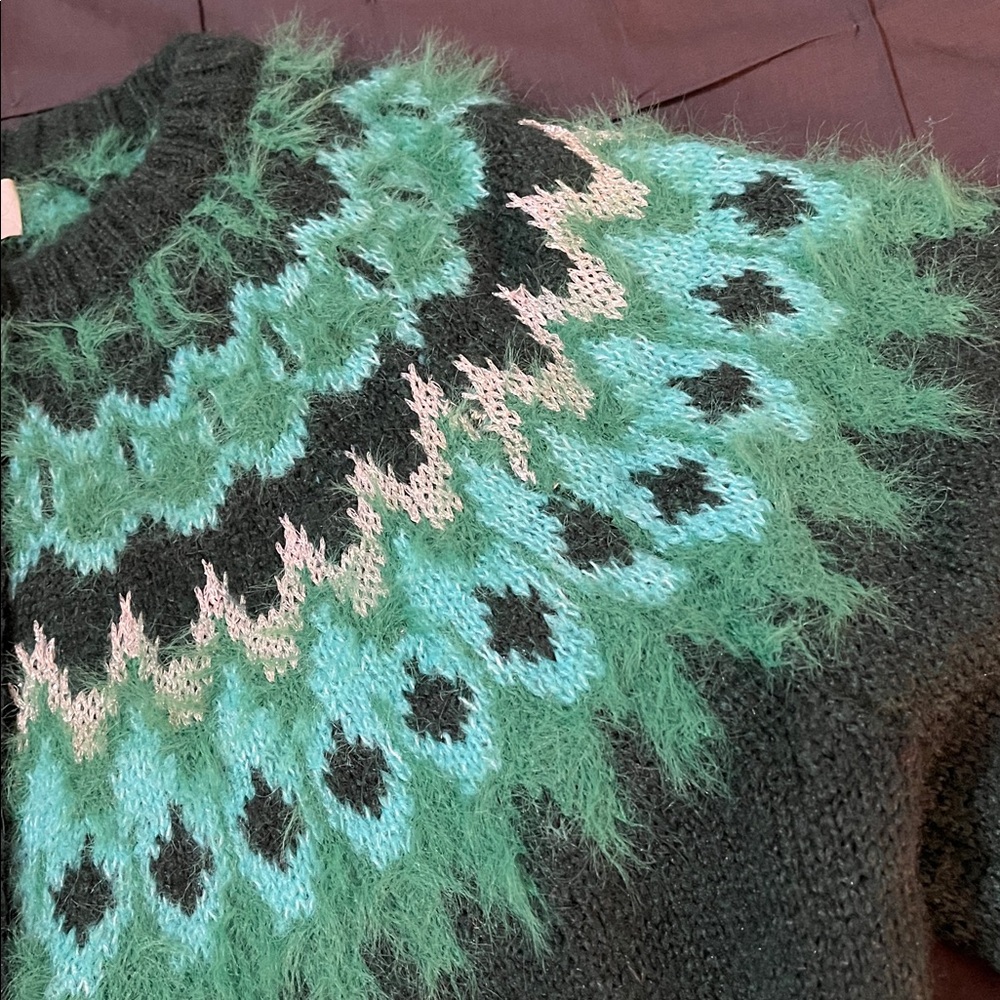 Green Patterned Women's Sweater - Picture 11 of 15